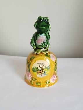 Vintage Ceramic Hand Painted  Souvenir    Bell Frog Sitting